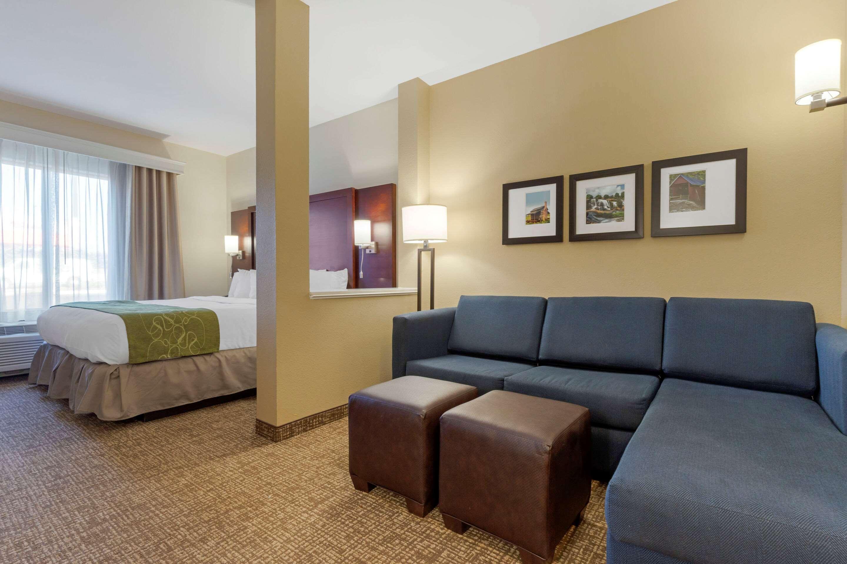 Comfort Suites Greenville South Piedmont Buitenkant foto