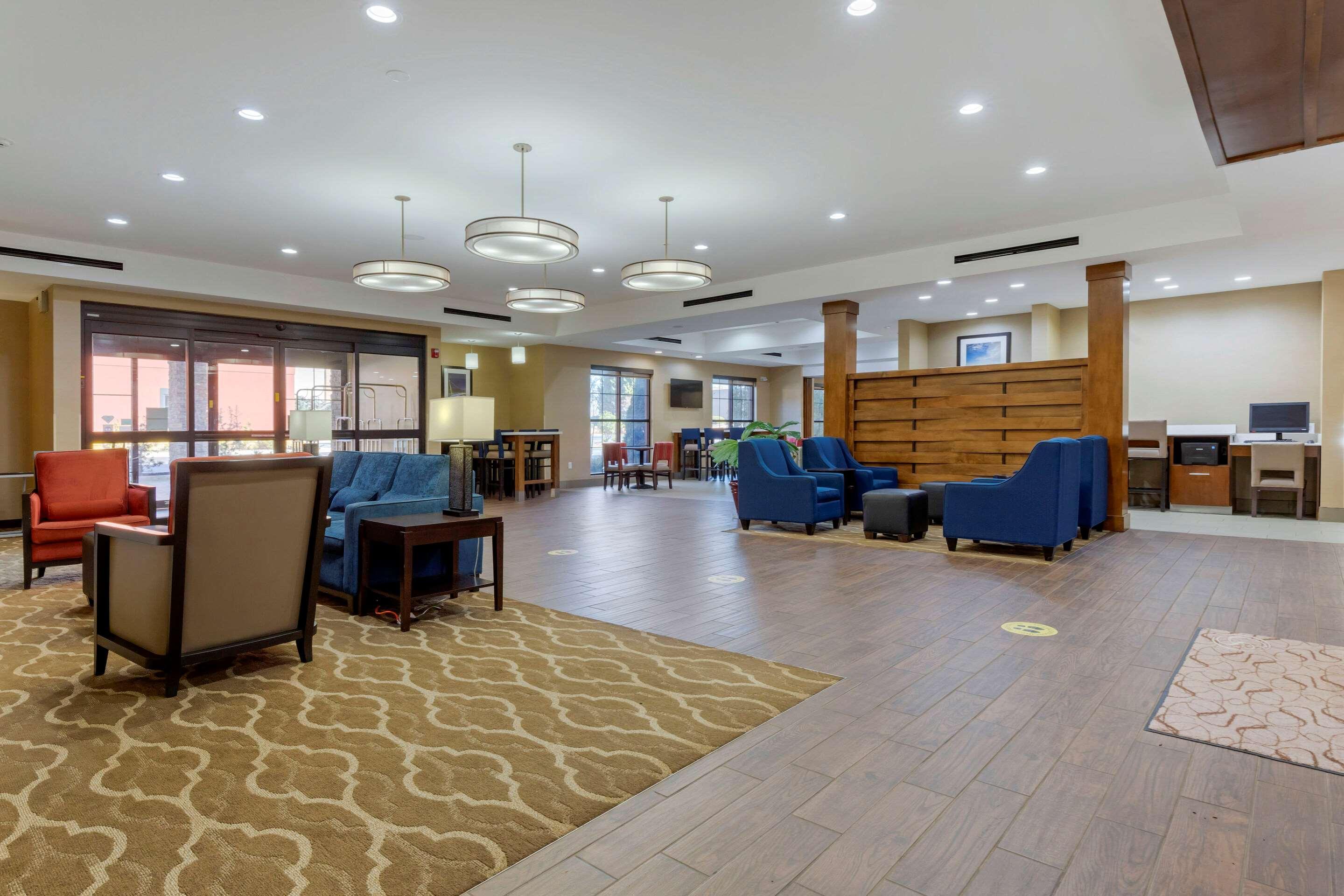 Comfort Suites Greenville South Piedmont Buitenkant foto