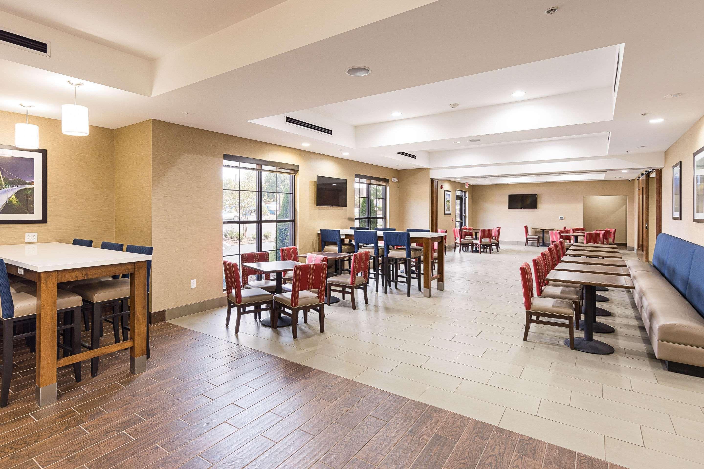 Comfort Suites Greenville South Piedmont Buitenkant foto