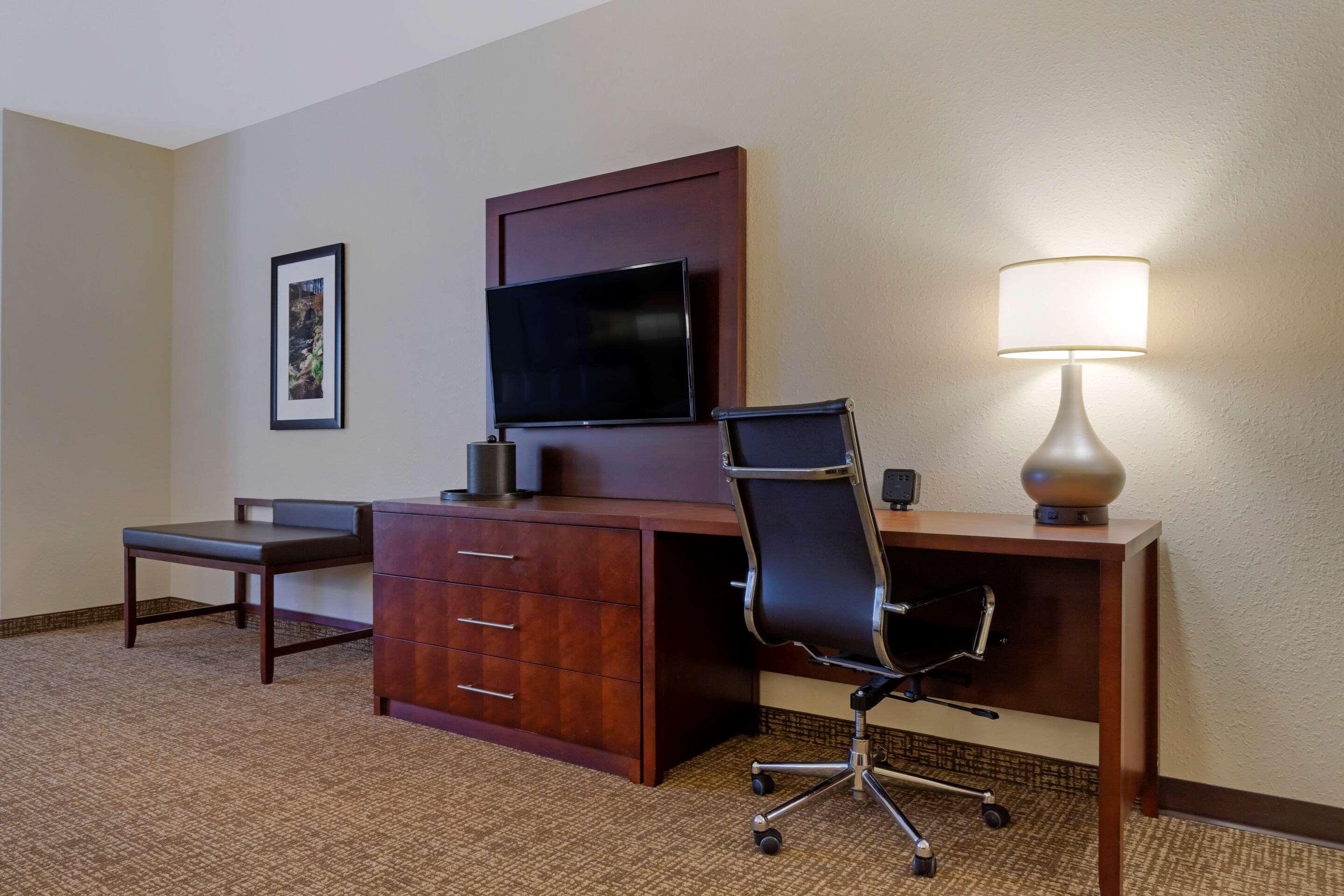 Comfort Suites Greenville South Piedmont Buitenkant foto