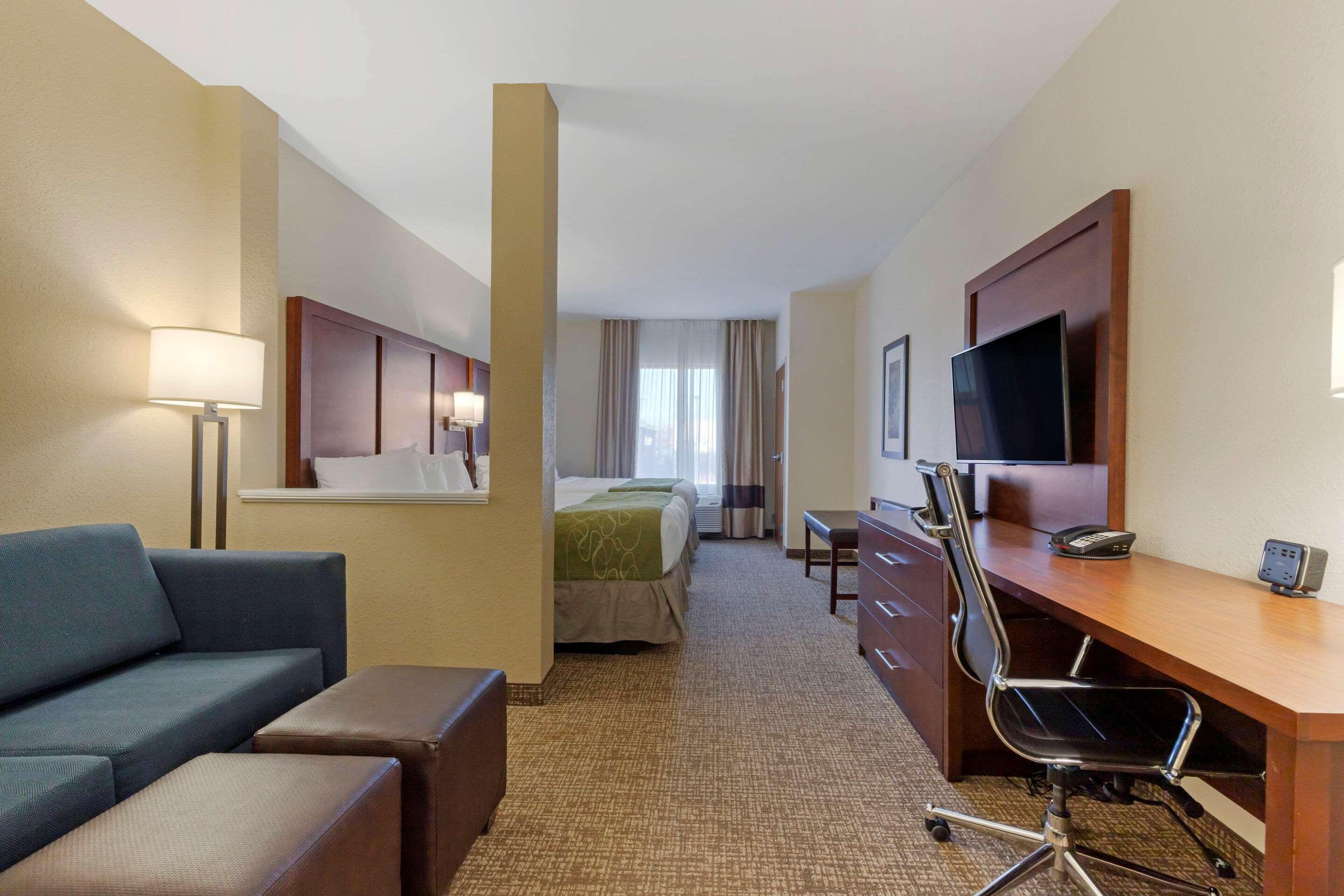 Comfort Suites Greenville South Piedmont Buitenkant foto
